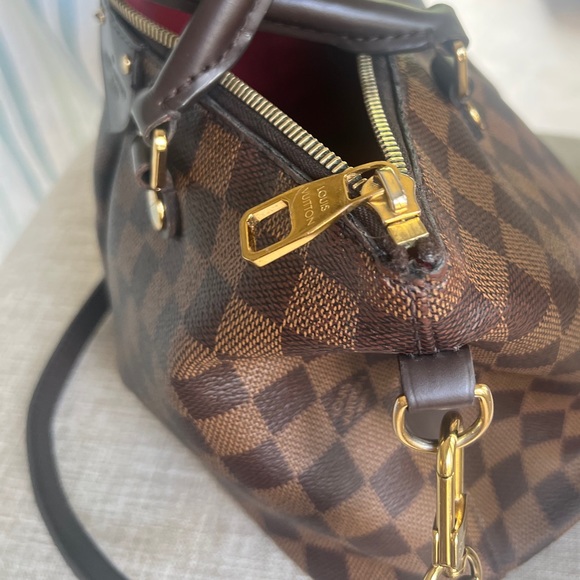 ๐๐จ๐ฎ๐ข๐ฌ ๐๐ฎ๐ข๐ญ๐ญ๐จ๐ง ๐๐๐ฆ๐ข๐๐ซ ๐๐๐๐ง๐ ๐๐ข๐๐ง๐ ๐๐ (๐๐๐๐) - Picture 5 of 7